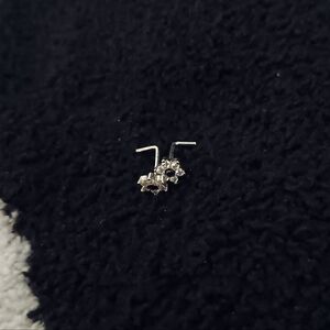 Flower Gem Nose L-Bend